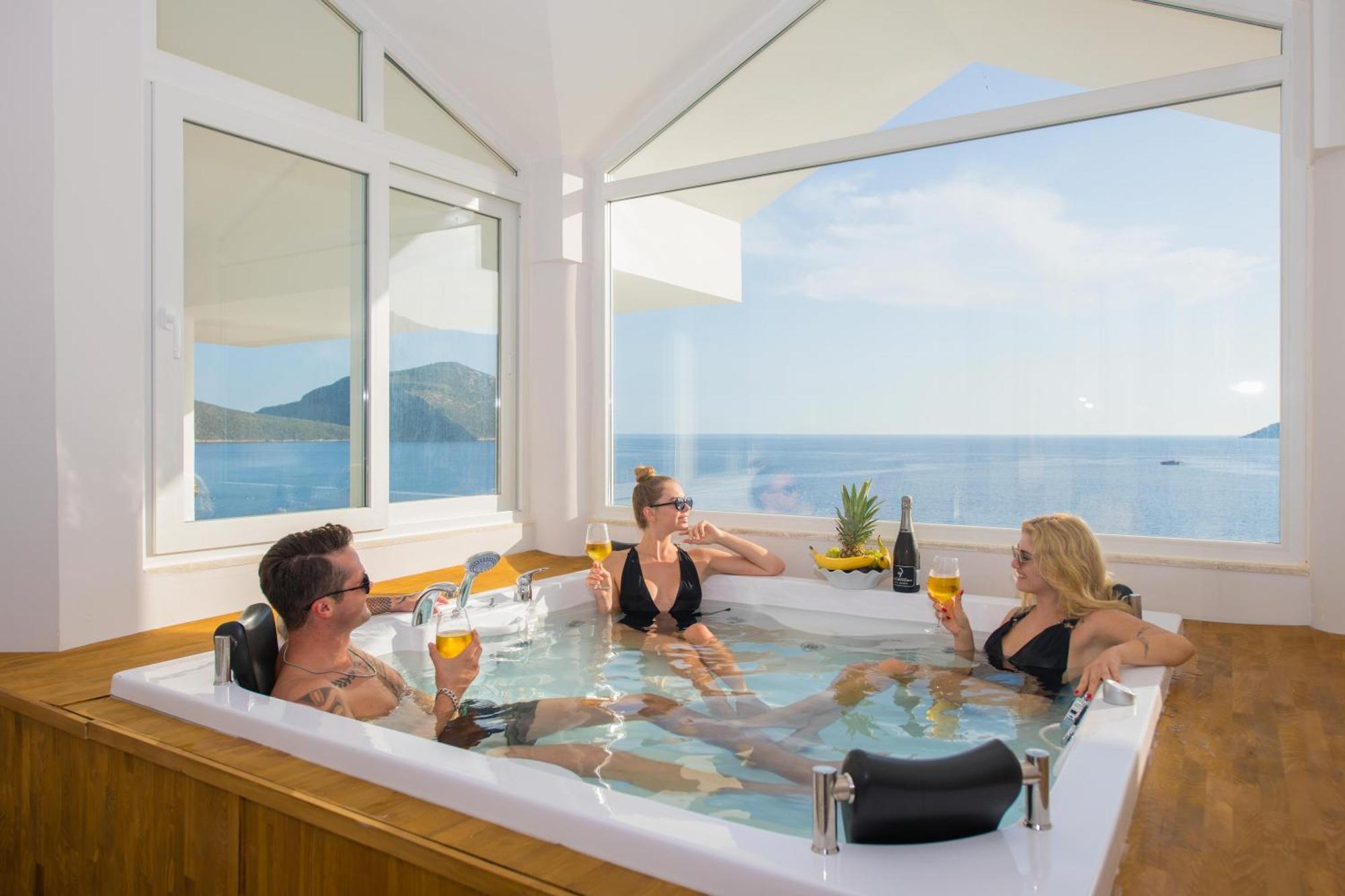 Beachfront White Villa Wıth Private Swimming Pool Kalkan Dış mekan fotoğraf