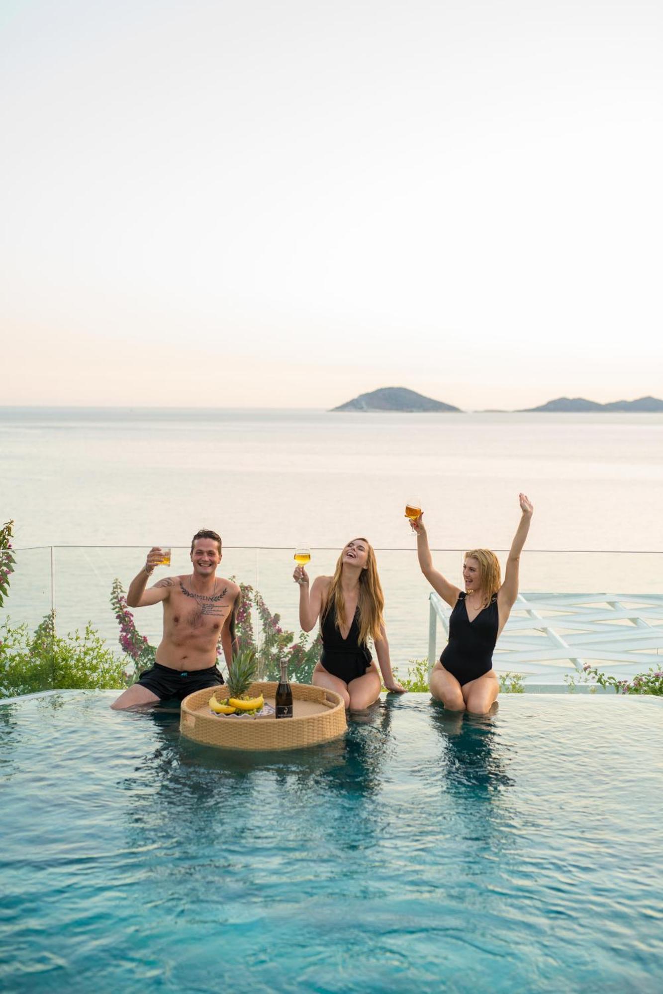 Beachfront White Villa Wıth Private Swimming Pool Kalkan Dış mekan fotoğraf